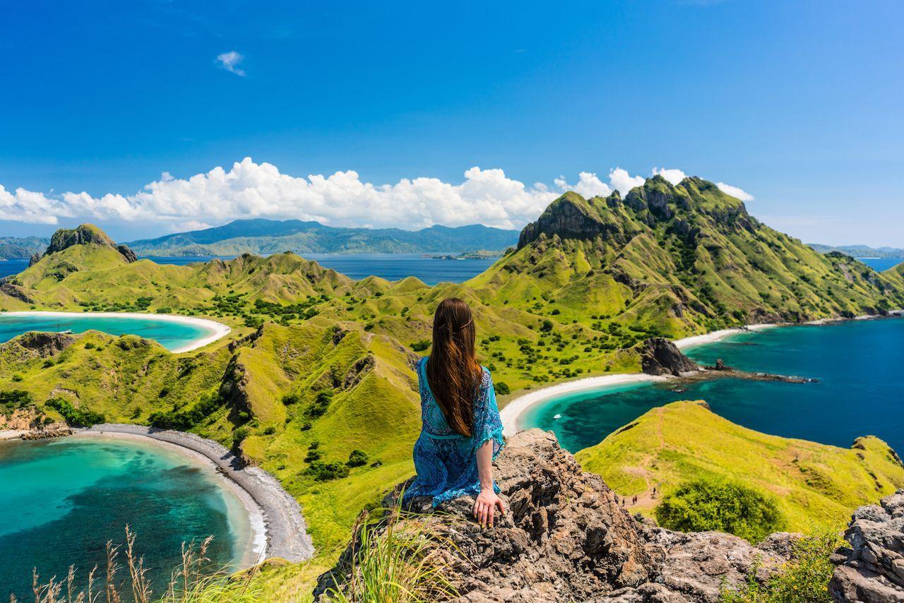 Indonesian-landscape-with-female-traveler.jpg